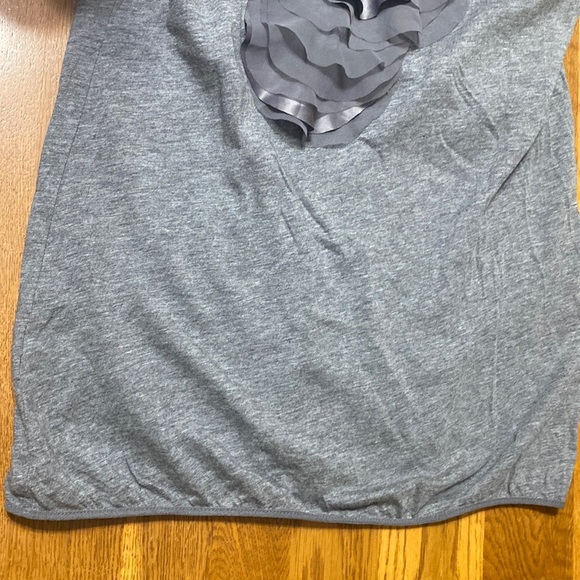 Loft dark gray sleeveless top ruffle neckline size s - Picture 8 of 8